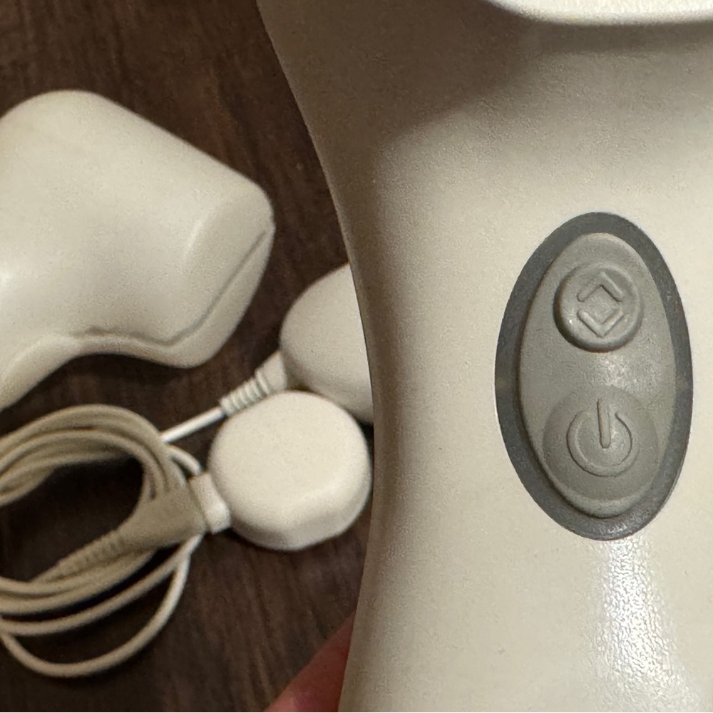 Clarisonic Mia 2 Sonic Facial Cleansing Unit - Picture 3 of 6